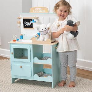 Fat Brain Toys Pet Care Clinic Pretend Play & Imaginative Play for Ages 3 to 5